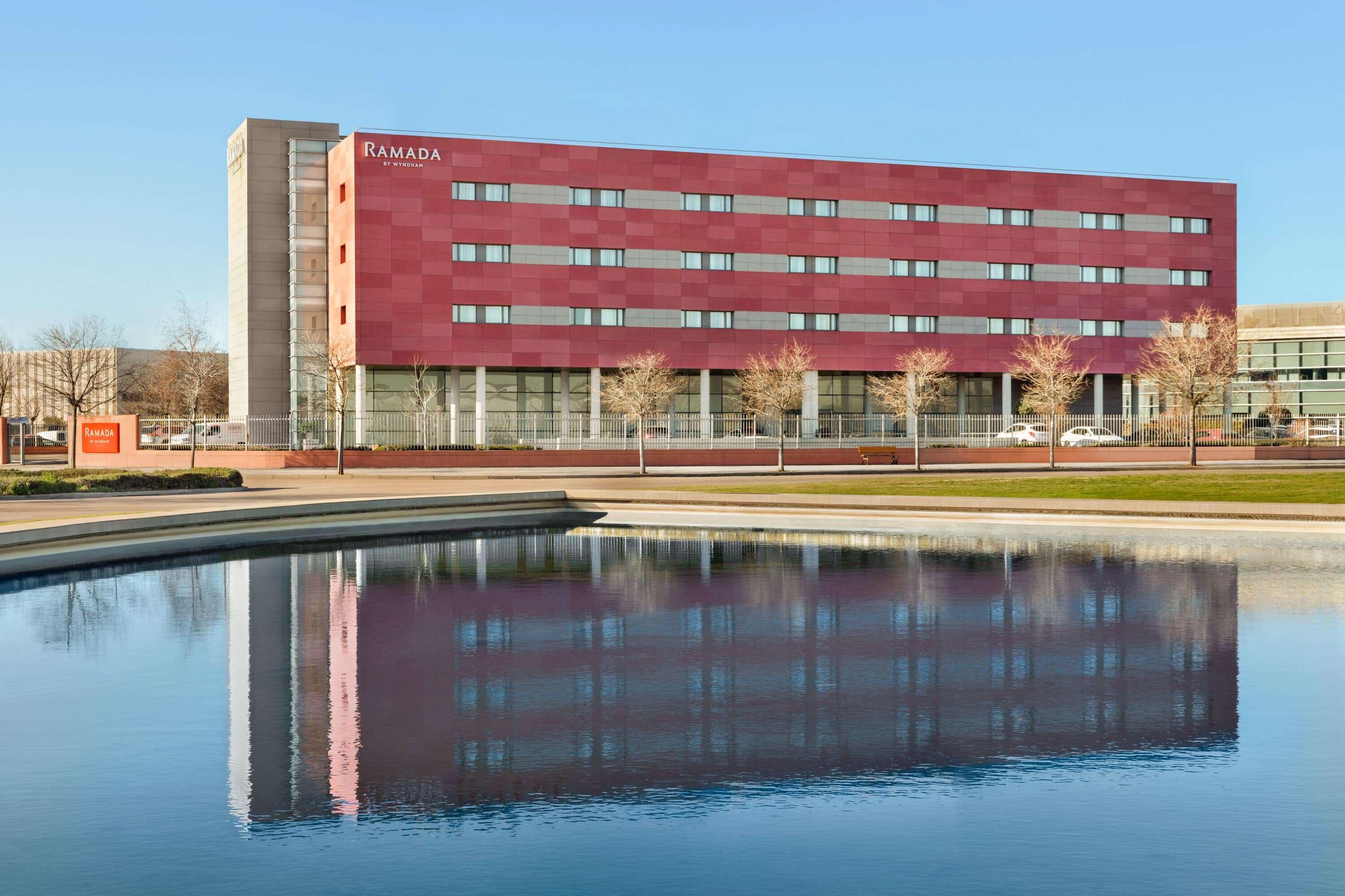 Ramada By Wyndham Madrid Getafe Otel Dış mekan fotoğraf