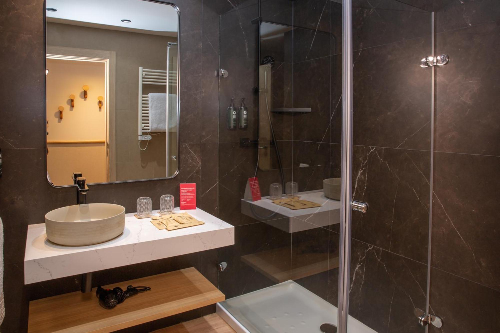 Ramada By Wyndham Madrid Getafe Otel Dış mekan fotoğraf
