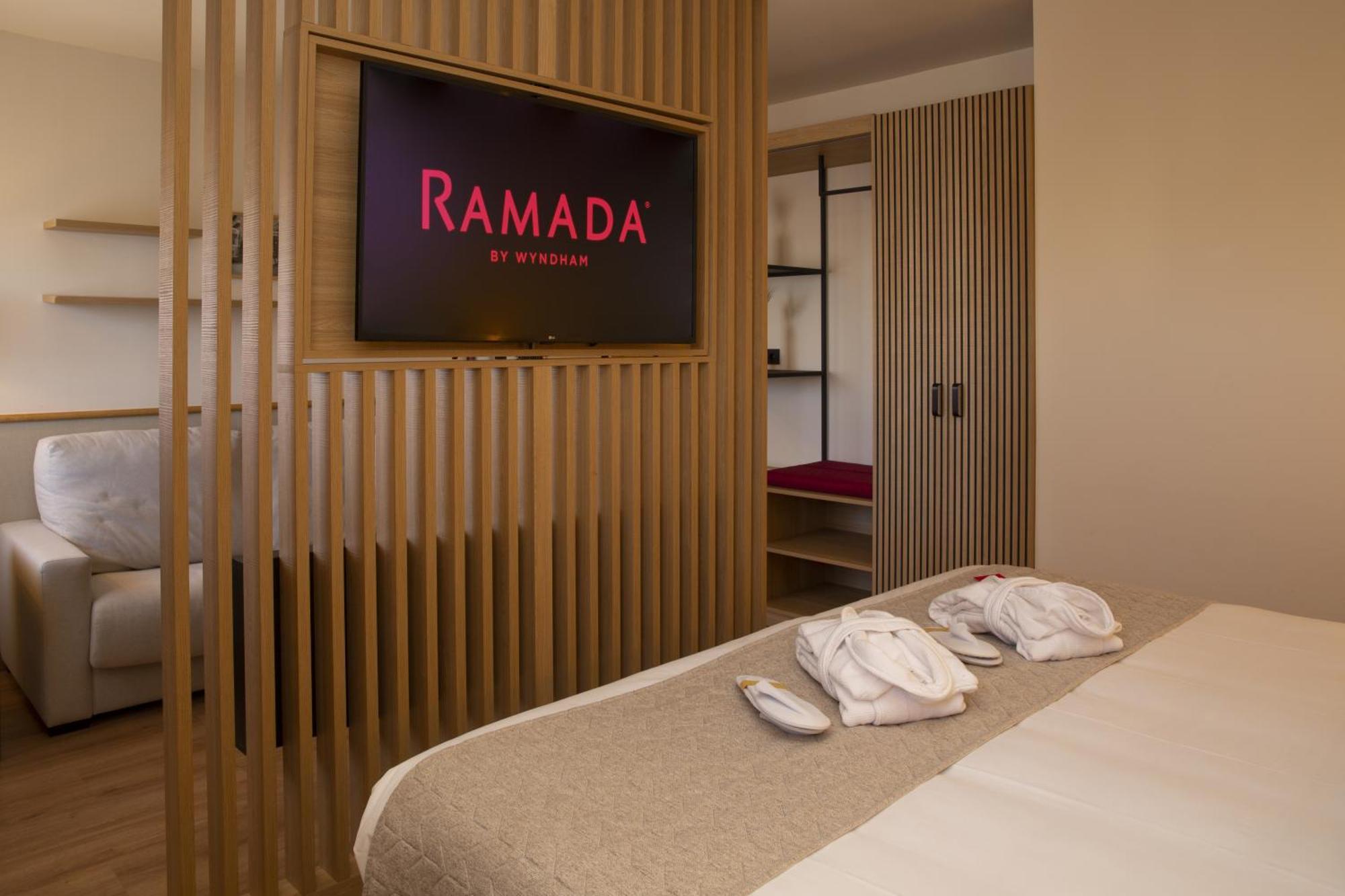Ramada By Wyndham Madrid Getafe Otel Dış mekan fotoğraf